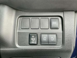 運転席右側には電動スライドドア等各種スイッチが集約されています!!