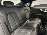 ナンバー付きの車両は公道試乗可能です(登録済未使用車など一部除く)。また、取り回しの確認など、広い場内でご試乗も可能です。お気軽に申し付けください。