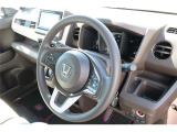 ハンドル周りもスッキリしていて運転しやすいです。