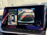 [アラウンドビューモニター]車両を上から見たようなカメラで周りの障害物などが一目瞭然!駐車が苦手な方でも、らくらく駐車♪