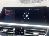 ●Apple Car Play:スマホとの有線接続で、ナビ・オーディオ再生などスマホのアプリ機能が画面でも使える便利機能です!