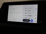 スマートフォンとの連携を可能にした8インチのディスプレイオーディオはフルセグTV、Bluetooth/USB入力に対応しています。コネクティッドナビ加入でナビ使用出来ます。