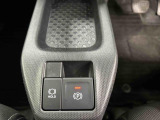 オートブレーキホールド機能付きで、信号待ちや渋滞時の運転をサポートします。