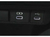 携帯電話の充電に最適なUSBポートを装備しています!
