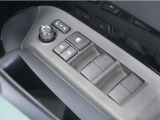 電動格納&ミラー角度調整機能付きです。