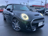 衝突被害軽減ブレーキが付いております。万一の際はブレーキをサポートします。