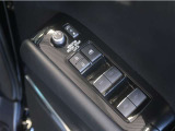 電動格納&ミラー角度調整機能付きです。