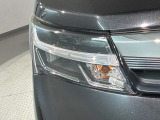 LEDヘッドライトは、点灯の瞬間から最大光量を発揮し、突然暗くなるトンネルなどでの安定感を高めます。