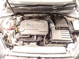 2.0L TSIエンジン搭載。力強い加速と鋭いアクセルレスポンスで、爽快な走りを思いのままに楽しめます。