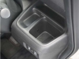◆ドリンクホルダー◆手の届きやすい場所にドリンクホルダーがあり、とても便利です。