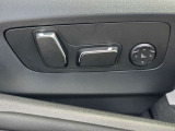 電動フロントシート♪シートポジションは2パターンまで記憶しておく事が出来ます!順番に運転するにはとても便利な機能です♪