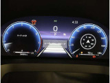 とっても見やすいメーターです。夜間時はラグジュアリーな気分にさせてくれる照明が魅力ですので、夜のドライブも楽しみになりますよ♪