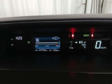 運転中の情報確認がしやすい、視認性に優れたメーターパネルを採用しています