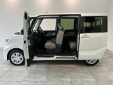 お客様にぴったりなおクルマをお選びいただけますように様々な展示車をご用意致しております!ダイハツの軽自動車だけではなく、他メーカー車やコンパクトカー・ミニバンなども数多く取り揃えております!