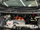 電気自動車のメンテナンスは日産にお任せください。電気自動車を知り尽くしたプロが最新の機器を使ってお車の点検・整備を実施します。エンジンオイルなどがないので、メンテナンス費用が安いのも魅力的です。