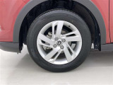 純正アルミホイールが車の雰囲気を引き立てますね!