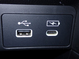 USBつなげられます♪充電などお役にたちますよ!!
