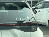 カラーヘッドアップディスプレイ付き。少ない視線移動で情報を確認できるので、運転の疲労軽減に繋がりますよ♪