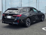 この度は弊社認定中古車をご覧いただき誠にありがとうございます。弊社はBMW 正規ディーラーですので遠方のお客様も安心してご購入下さい。ご不明な点がございましたらお気軽にお申し付けください。