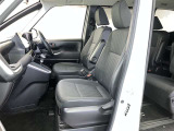 見通しのよいすっきりとした視界で、誰でも運転しやすいです。運転のしやすさは疲れにくさにも繋がりますよ♪
