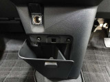 スマホの充電に便利な前席シガーソケット♪