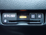 ■【ETC車載器】が装備されています。セットアップをしてお渡しとなり、ETCカードを差し込むだけで高速道路の利用が可能です。