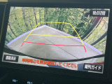 【バックカメラ】駐車時に後方がリアルタイム映像で確認できます。大型商業施設や立体駐車場での駐車時や、夜間のバック時に大活躍!運転スキルに関わらず、今や必須となった装備のひとつです!