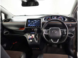 オシャレなインテリアで運転する気分も盛り上がりますよね^^