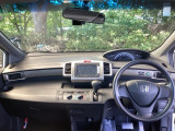 フロントガラスが大きく、ワイドな視界で運転もしやすくなるように、設計されています。
