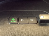 【eコンスイッチ】低燃費運転をサポートするECONモード。スイッチをONすると、エンジンやトランスミッション、A/Cなどを協調制御し、燃費の向上に貢献。エコドライブの効果を高めます。