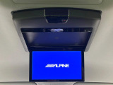 【フリップダウンモニター】大画面モニターで後席でもエンタメをお楽しみいただけます。小さなお子様にも大人気の装備です♪
