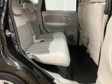 広々とした2列目シートは居住性バッチリ!チャイルドシート使用時も快適にお過ごしいただけるよう十分なスペースを確保!