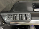 メモリー付き電動シートも装備されておりますのでシート位置を3パターン記憶できます。
