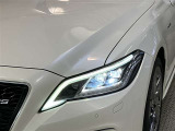LEDヘッドライトです。デザイン性がよくとても明るいので、夜間の走行や悪天候でも安心です。しかも長寿命!