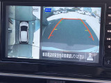 アラウンドビューモニター装備!空から見ているような映像によって不慣れな場所での車庫入れや縦列駐車はもちろん、狭い道でのすれ違いも安心♪