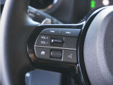 【ステアリングスイッチ】運転中、前方から目線をそらすことなく、オーディオ等の操作が可能な便利機能!