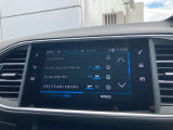 お車の各種設定変更などはタッチパネルモニターからスマートフォンやタブレット端末と同じ感覚で操作して頂けます。