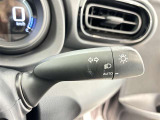 【オートライト】車外の明るさに応じて自動的にライトの点灯・消灯をしてくれます