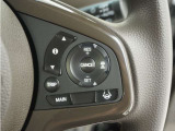 ◆アダプティブクルーズコントロール◆予め設定した車速内でクルマが自動的に加減速。前走車との適切な車間距離を維持しながら追従走行します。【LKAS】車線維持支援システムでステアリング操作を支援。