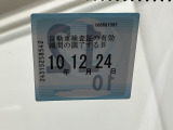 次回の車検日になります。こちらのステッカーをご確認ください。