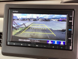 便利な3ビュー切り替え、ガイド線表示付きのバックカメラです!後退時、後方の視界をサポートします!