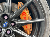 【ブレンボ製キャリパー】ハイパワー車両には強力なブレーキが必須!世界のスーパーカーにも採用されるイタリアの高級メーカー「ブレンボ」を装着!色鮮やかなキャリパーがスポーティな印象を引き立てます♪
