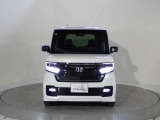 LEDヘッドライト が装備されています。より明るく!省電力!で、夜間走行時や雨の日に明るく安全に前方を照らすことが出来ます。