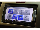 使用可能オーディオソース:TV CD DVD FM AM USB Bluetooth
