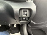 ラゲージオープナースイッチ付き。トランクを運転席から開けることができる。