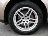 敷地内も広々とお車見やすいです!ご来店前に事前にご連絡いただけると幸いです。