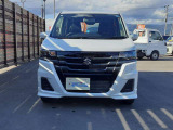 実際に運転席に座り、装備に触れたりエンジンをかけてみて頂くことも可能です!その際はスタッフまでお気軽にお声がけください♪