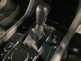 全てのトランスミッションのメリットを兼ね備えた理想的なAT、それがSKYACTIV-DRIVE(スカイアクティブドライブ)。「滑らかな変速」「ダイレクト感のあるシフトフィール」そして「低燃費」が特長です!