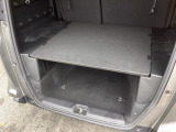 アイデア次第でいろいろな使い方ができる広くて使い勝手のいい荷室。