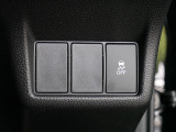 急カーブしたときの車の横滑りを防止してくれたり、障害物を検知すると音で教えてくれたり、普段運転していて安心できる装備も充実しています!